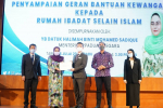 Majlis Penyampaian Geran Bantuan Kewangan Kepada Rumah Ibadat Selain Islam
