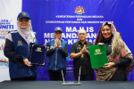 Majlis Menandatangani Nota Kerjasama diantara Kementerian Perpaduan Negara dengan Kementerian Pertanian dan Industri Makanan Bagi Projek Kebuniti Keluarga Malaysia 