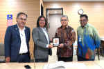 Kunjungan Hormat YBhg. Datuk Dr. Budiman Mohd Zohdi, Ketua Lembaga Penasihat Kehormat Yayasan Rukun Negara kepada YB Datuk Aaron Ago Dagang, Menteri Perpaduan Negara.