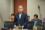 Menjawab Pertanyaan di Parlimen